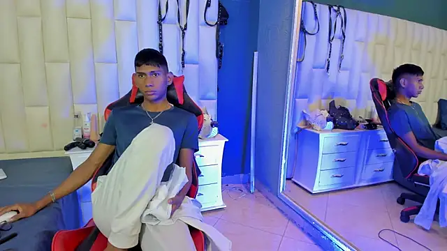 Nick Collins18 online show from 02.05.25