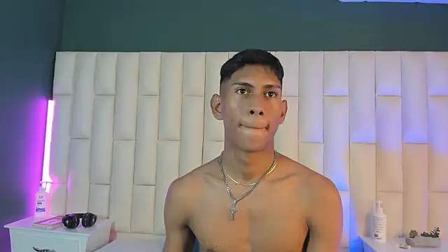 Nick Collins18 online show from 02.16.25