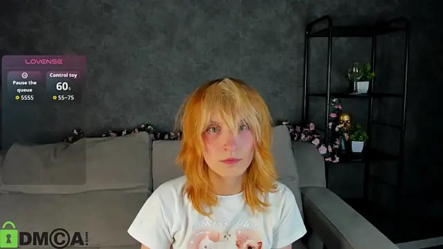 Snapshot of Little_Chips chatting on 10.26.25 Little Chips online show from 10.26.25