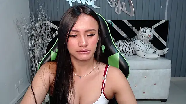 Snapshot of allison_a1 chatting on 12.30.24 allison a1 online show from 12.30.24