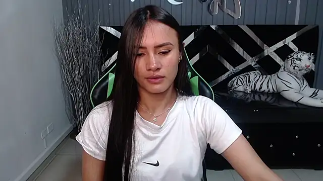 Snapshot of allison_a1 chatting on 03.07.25 allison a1 online show from 03.07.25