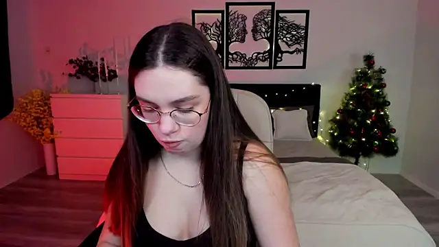 DaniellaLovely online show from 12.16.24