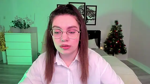DaniellaLovely online show from 12.18.24
