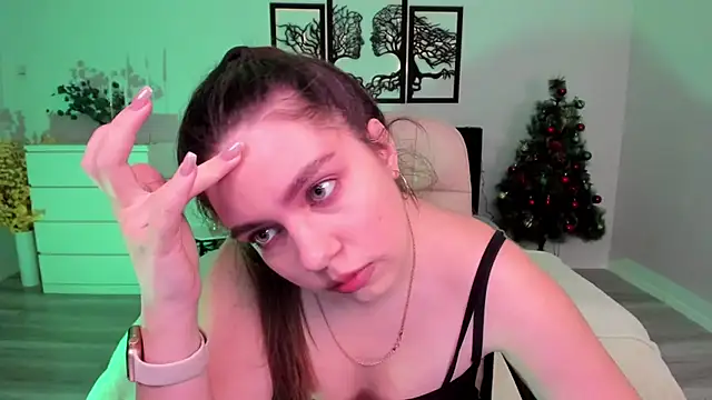 DaniellaLovely online show from 12.18.24