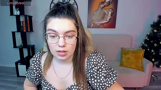 DaniellaLovely online show from 12.21.24