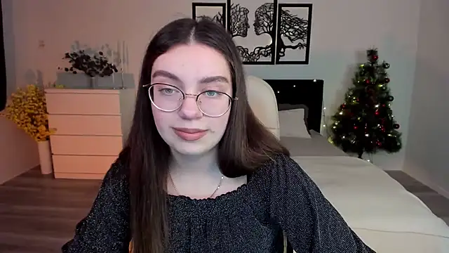 DaniellaLovely online show from 12.22.24