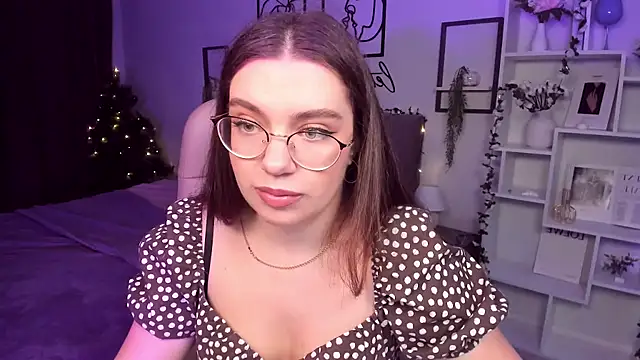 DaniellaLovely online show from 01.05.25