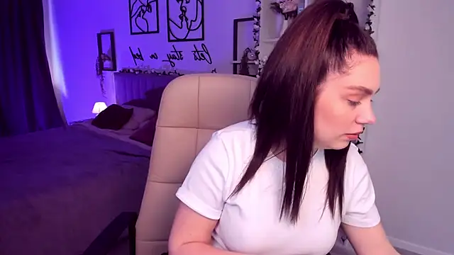 DaniellaLovely online show from 03.13.25