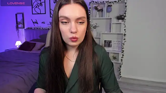 DaniellaLovely online show from 03.17.25