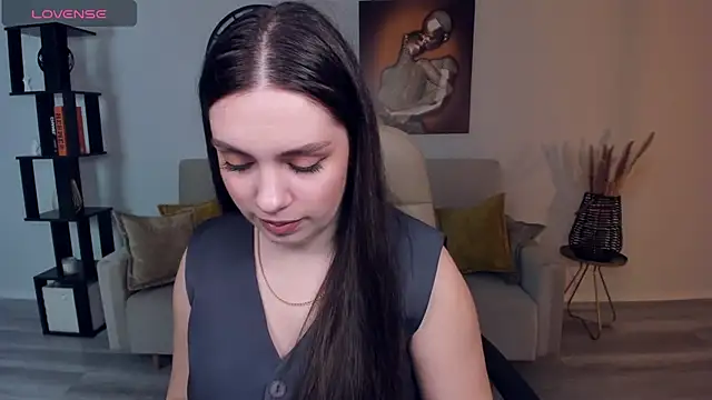 DaniellaLovely online show from 03.20.25