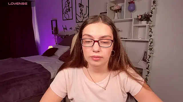 DaniellaLovely online show from 09.19.25