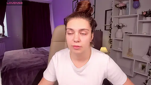 DaniellaLovely online show from 09.21.25