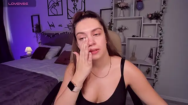 DaniellaLovely online show from 09.24.25