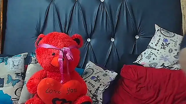 HUMONGUOUSTITSS online show from 09.24.25