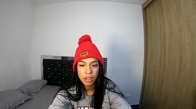 hot quenn online show from 12.30.24