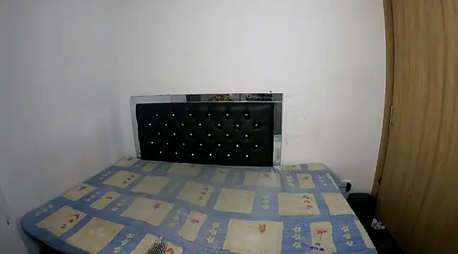 hot quenn online show from 01.13.25