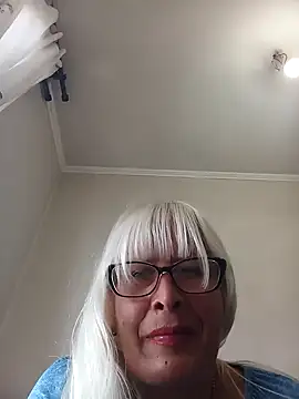 Snapshot of Rousmk1 chatting on 12.11.24 Rousmk1 online show from 12.11.24