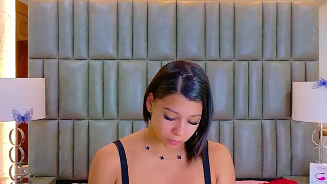 TiaraRosse online show from 02.24.26