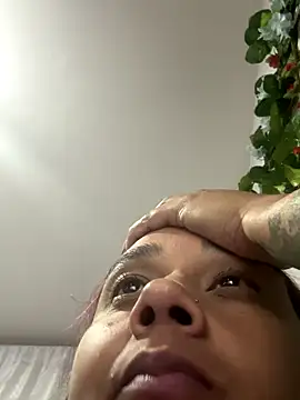 Cafeziitha02 online show from 10.23.25