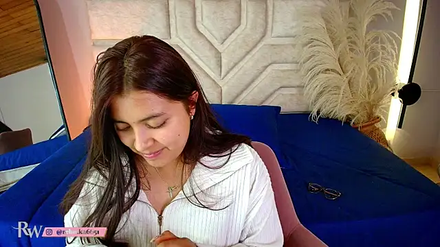 Rebeca Williams  online show from 03.21.25