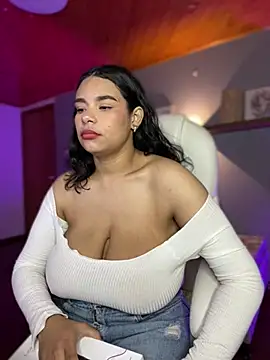 Isabella boobd online show from 12.17.24