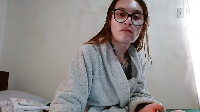 kittenlizz online show from 03.04.25