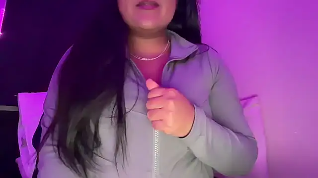 Snapshot of inarahh chatting on 10.27.25 inarahh online show from 10.27.25