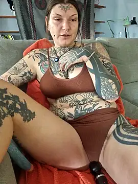 lizzardqueeen online show from 10.10.25