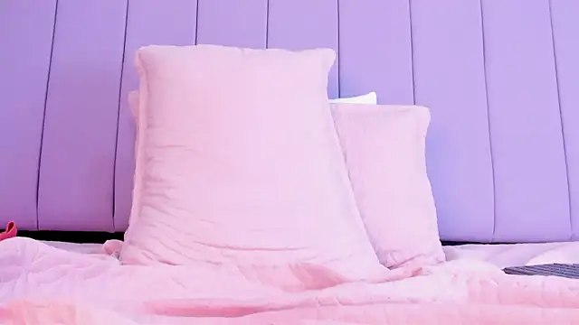 Aixa hill1 online show from 01.30.25