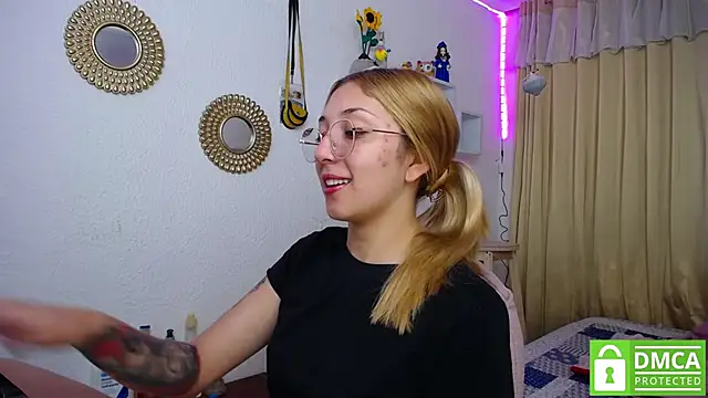 Soffy-brooks online show from 02.21.25