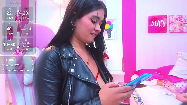 scarlette 15  online show from 01.25.25