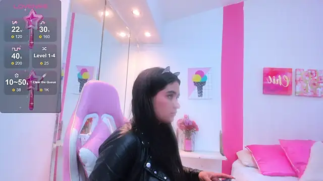 scarlette 15  online show from 01.28.25