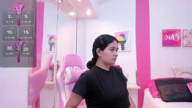 scarlette 15  online show from 02.28.25