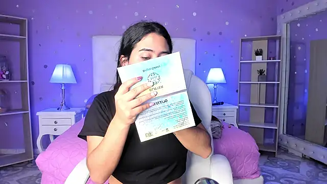 scarlette 15  online show from 09.24.25