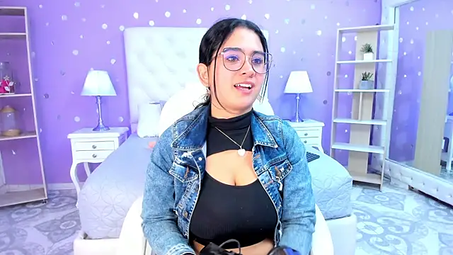 scarlette 15  online show from 10.11.25