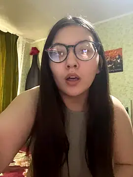 Snapshot of Prudie_Gabriella chatting on 12.04.25 Prudie Gabriella online show from 12.04.25