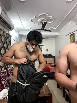 Snapshot of John_desihunk chatting on 11.05.25 John desihunk online show from 11.05.25