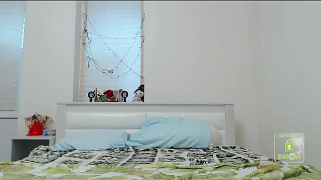 Snapshot of cute_and_hot chatting on 01.09.25 cute and hot online show from 01.09.25