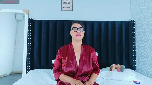 Snapshot of hotlatinateacher chatting on 04.19.26 hotlatinateacher online show from 04.19.26