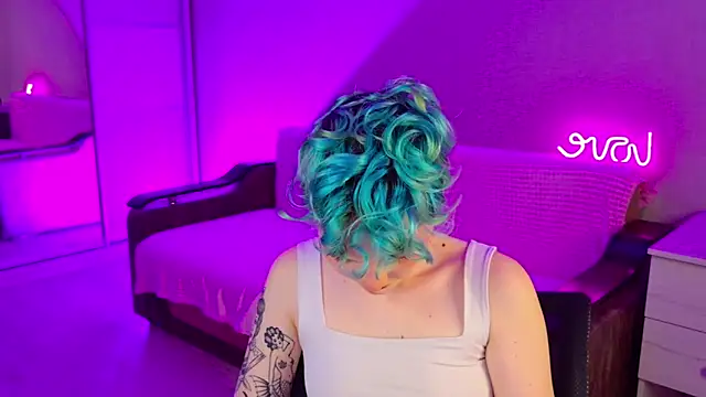 School Love online show from 12.02.24