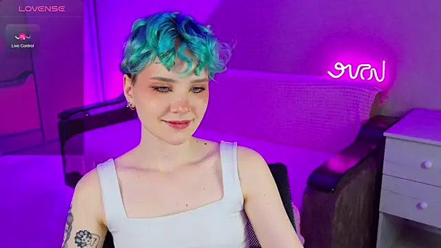 School Love online show from 12.02.24