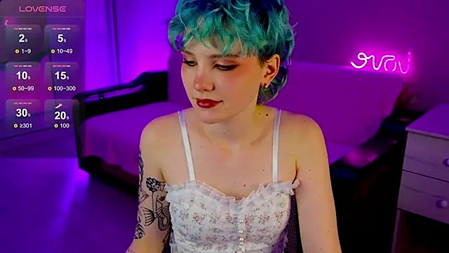 School Love online show from 12.08.24