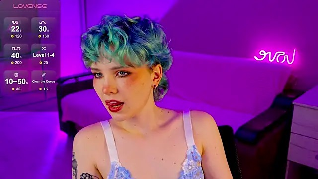 School Love online show from 12.11.24