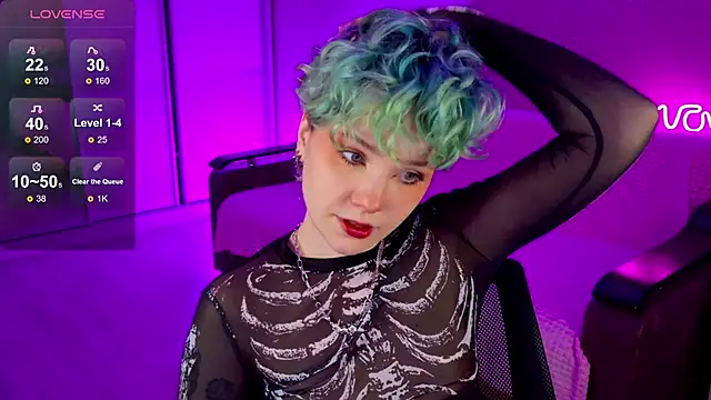 School Love online show from 01.04.25