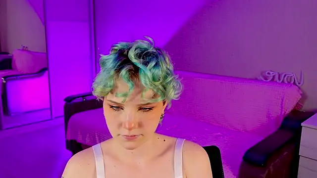 School Love online show from 01.16.25