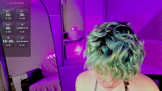 School Love online show from 01.22.25