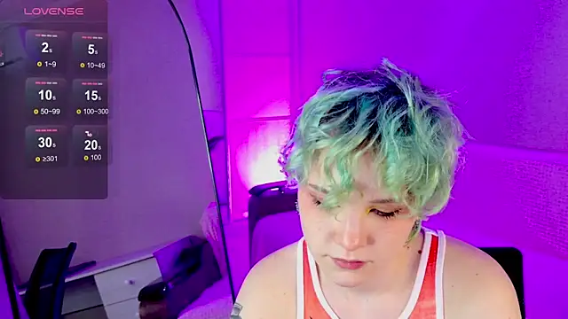 School Love online show from 01.27.25