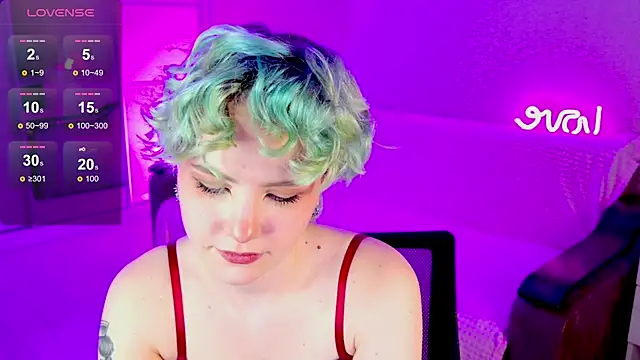 School Love online show from 01.29.25