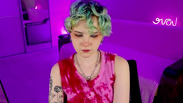 School Love online show from 02.03.25