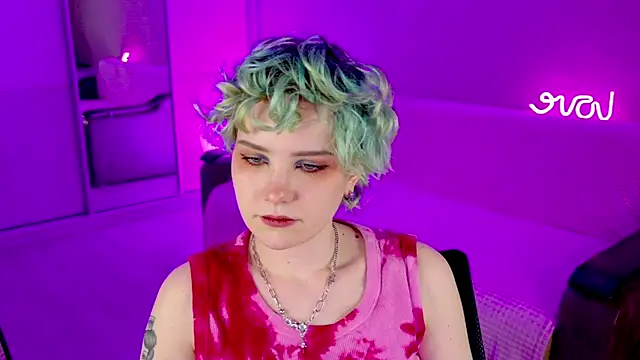 School Love online show from 02.03.25